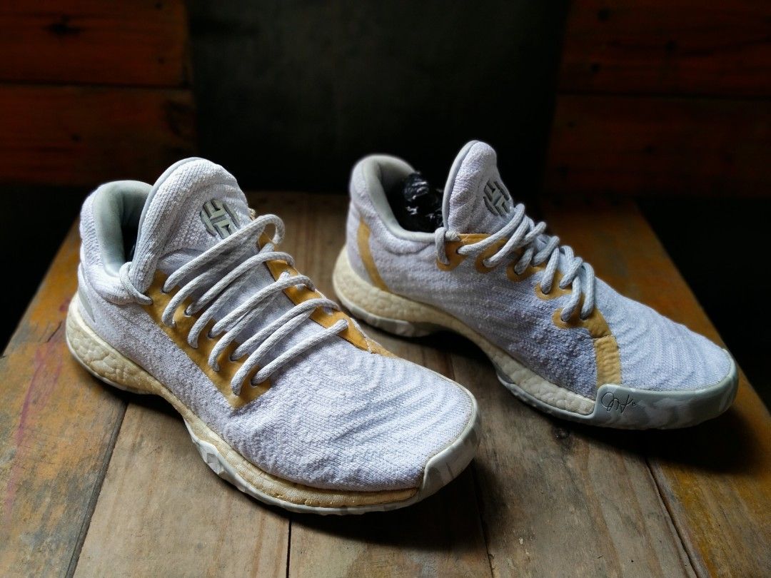 Adidas Harden, Fesyen Pria, Sepatu Sneakers di Carousell