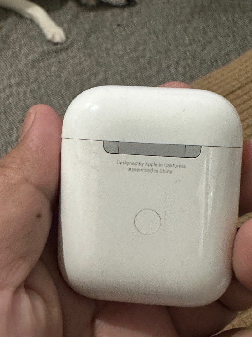 Apple Airpods 2 (Category: Earphones) located in Manila. Submitted by bajec (Listing ID 1323761849, Image 2). Description: Selling my original airpods 2. Madali na ma lowbat, dko na pinapalitan ng batt. Original, bought from powermac. No box and charger. .