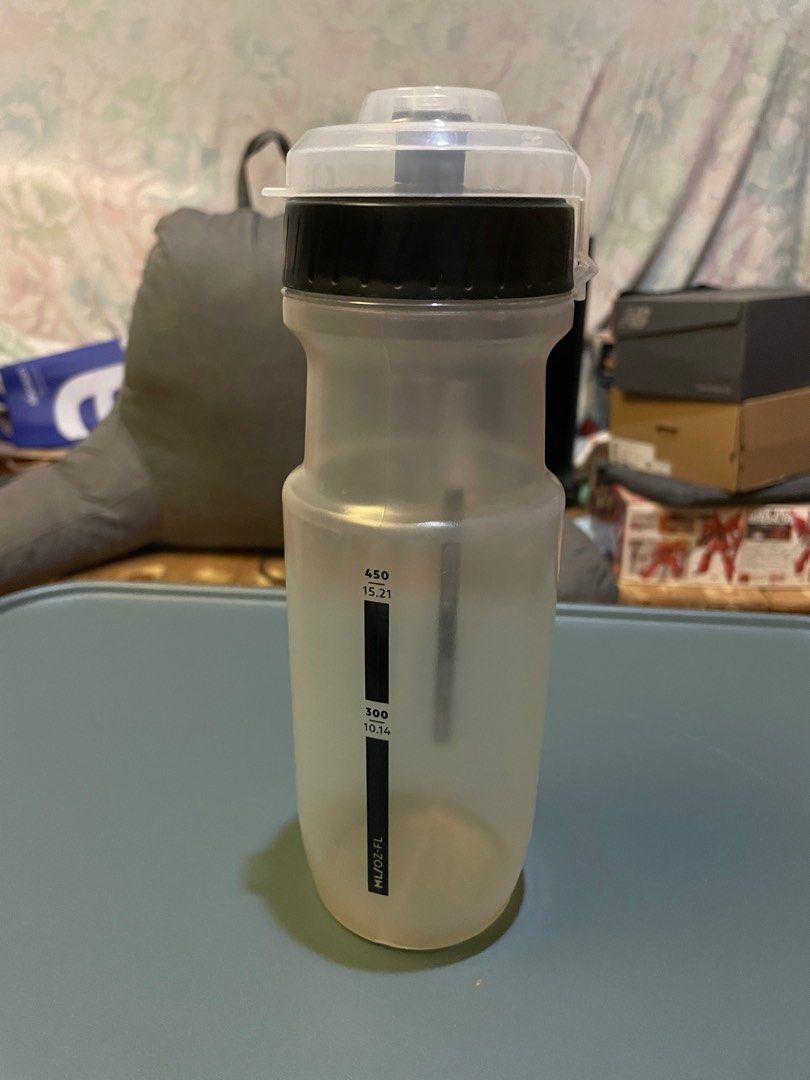 Aptonia Water Bottle (Category: Water Bottles & Tumblers) located in Quezon City. Submitted by e95dlo (Listing ID 1323784215, Image 2). Description: Aptonia Water Bottle from Decathlon 650ml No issues MOP: Gcash, Maya, Bank Transfer Delivery/shipping within metro manila via grab/lalamove/lbc courtesy of buyer Provincial via LBC Meet-up: UP Town, Diliman or Katipunan area only Location: Quezon City.