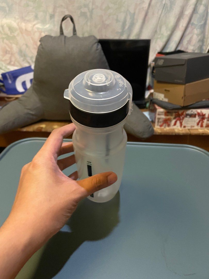 Aptonia Water Bottle (Category: Water Bottles & Tumblers) located in Quezon City. Submitted by e95dlo (Listing ID 1323784215, Image 3). Description: Aptonia Water Bottle from Decathlon 650ml No issues MOP: Gcash, Maya, Bank Transfer Delivery/shipping within metro manila via grab/lalamove/lbc courtesy of buyer Provincial via LBC Meet-up: UP Town, Diliman or Katipunan area only Location: Quezon City.
