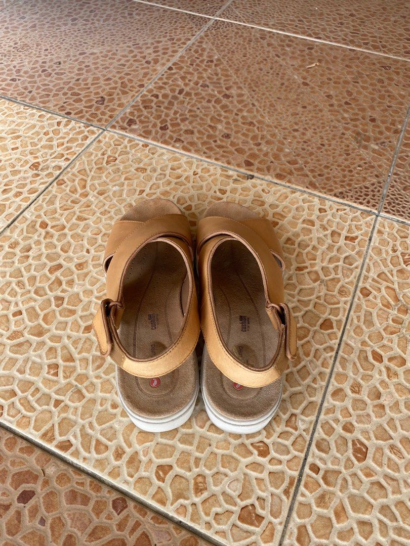 Clarks UN Karely Sun sandals Women s Fashion Footwear Sandals on Carousell