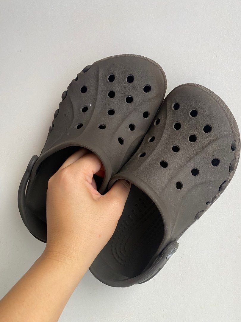 Crocs m5 w7 Men s Fashion Footwear Slippers Slides on Carousell