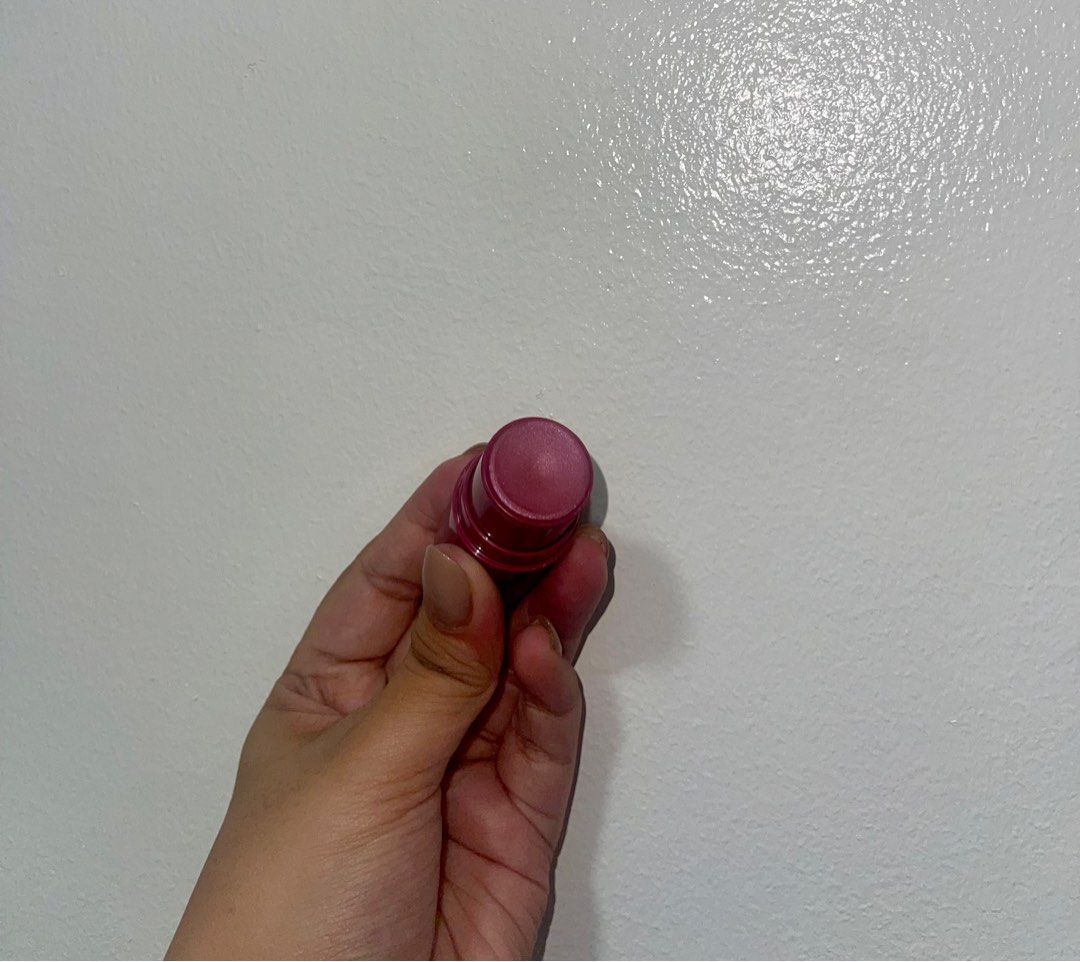 e.l.f monochromatic multi stick (luminous berry) (Category: Makeup) located in Quezon City. Submitted by rmils (Listing ID 1323805548, Image 2). Description: - no packaging.