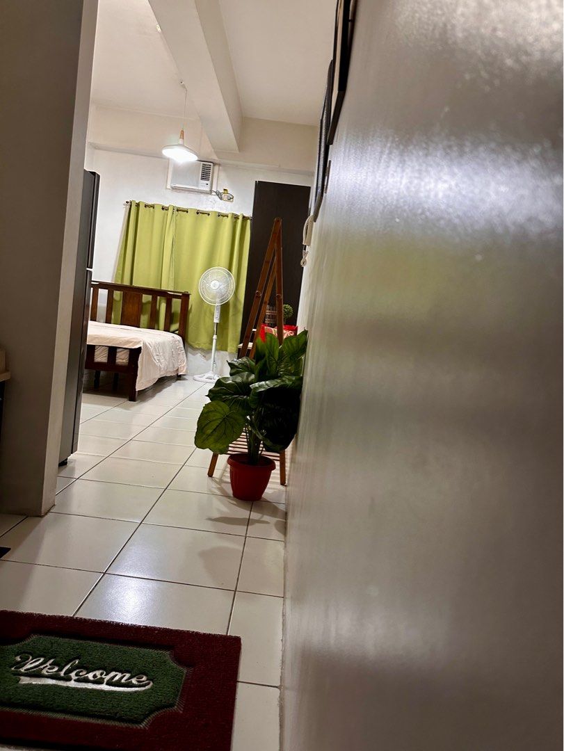 FOR RENT: Condo Unit @Kapitolyo Pasig (Category: Apartments & Condos) located in Mandaluyong City. Submitted by luckybird.1e1cbe (Listing ID 1009040481, Image 3). Description: This condo unit on the 9th floor is an ideal space for people who need a cozy place to stay/live comfortably within a friendly environment. It is strategically located near a church, school, hospital and malls such as Capitol Commons, Shangri-la, and Megamall. Literally, th