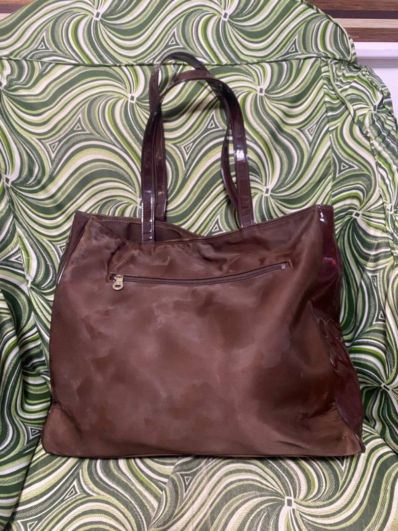 Guess brown tote bag/ shoulder bag (Category: Tote Bags) located in Malolos. Submitted by sshoooo (Listing ID 1323688719, Image 2). Description: just need some wash -NOTE: IT'S ORIGINAL LP POSTED.