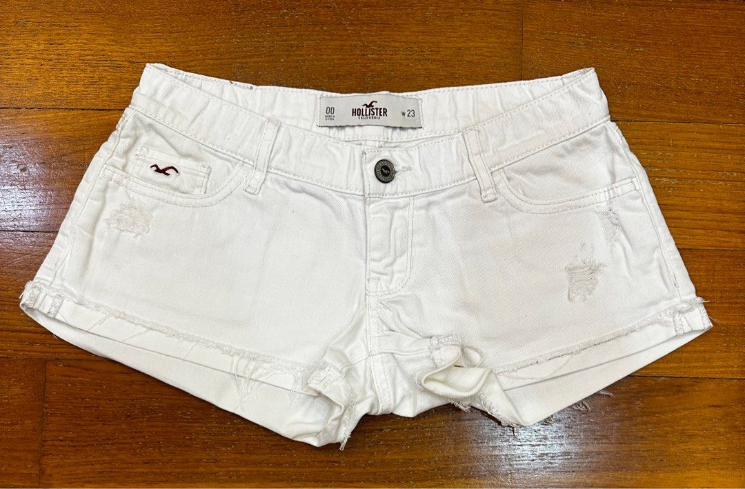 Hollister low rise hot white denim shorts XXS white colour Women s Fashion Bottoms Jeans Leggings on Carousell