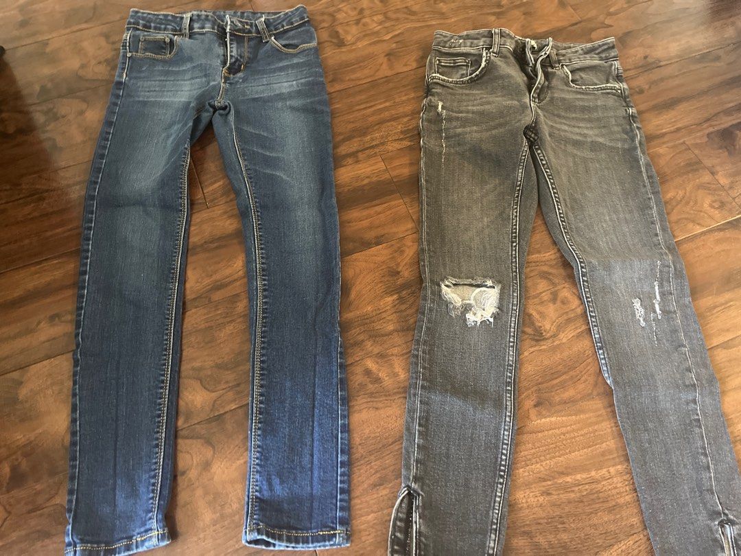 Jeans (Category: Clothes) located in North York. Submitted by alexaa3 (Listing ID 1323820743, Image 1). Description: .