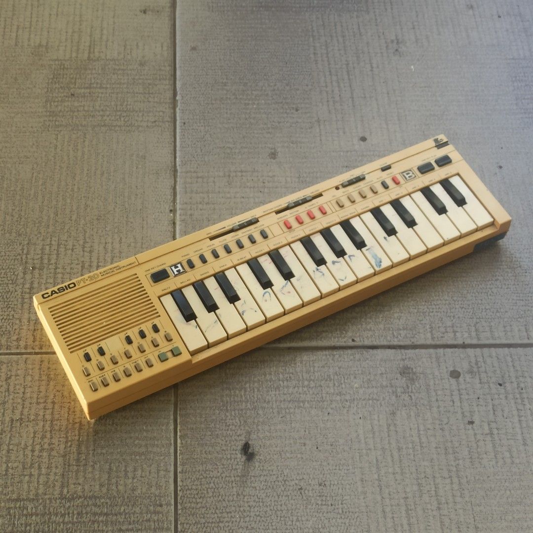 Casio PT-20☆セミアナログ式シンセサイザー☆1983年☆昭和
