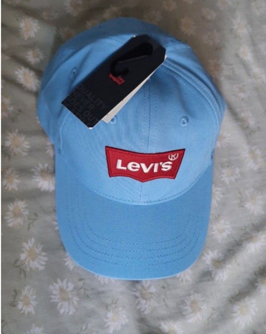 Hat levis 2025