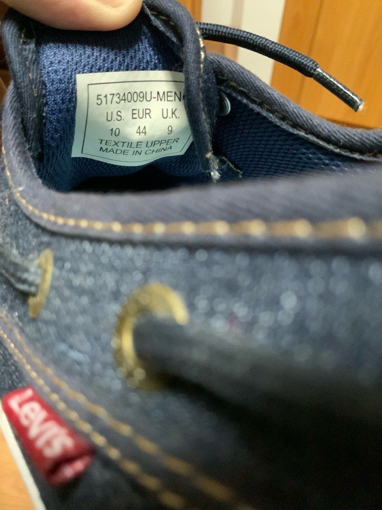 Levi's Men Denim Boat Shoes (Category: Casual Shoes) located in Manila. Submitted by jhamire (Listing ID 1323786208, Image 3). Description: Original Levis SIZE: US 10 Used Only A few times Dm for more details Slight nego for sure buyer RFS: Decluttering.