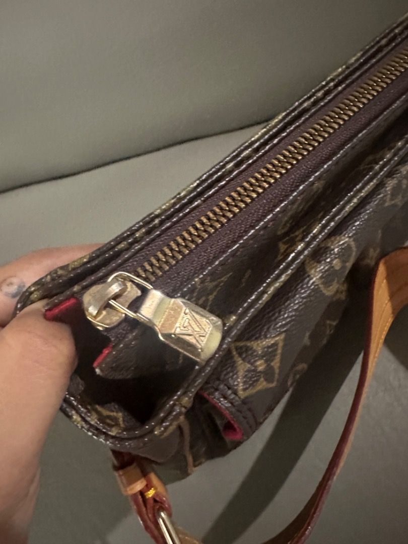 Lv viva cite shouldr bag (Category: Luxury Bags & Wallets) located in Manila. Submitted by _outofthecloset. (Listing ID 1323660889, Image 2). Description: No issue very good condition japan ukay source no code .