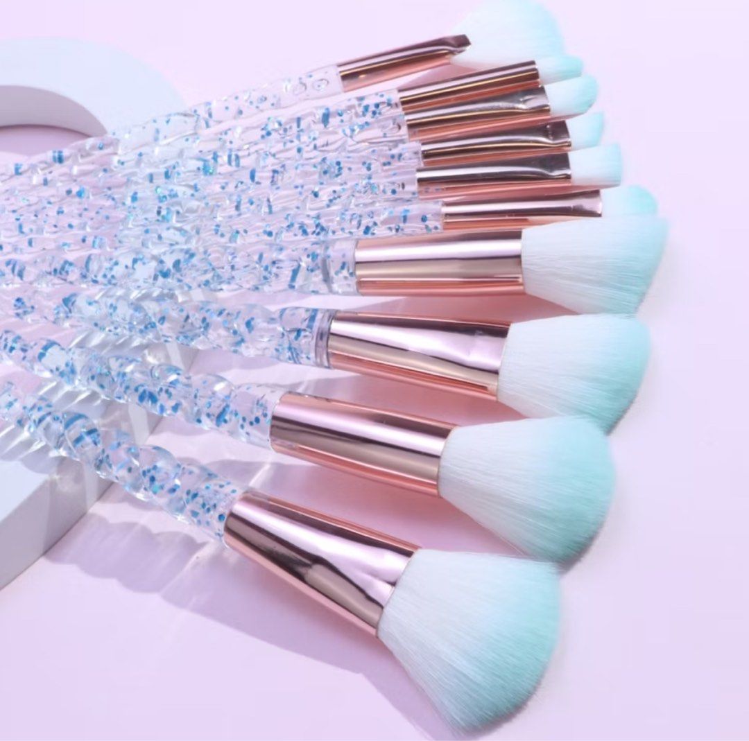 Makeup Brush (Category: Makeup) located in Singapore. Submitted by sparkletods (Listing ID 1323823613, Image 1). Description: 8 pieces - $13 blue / mint green 13 pieces - $18 wavy blue.
