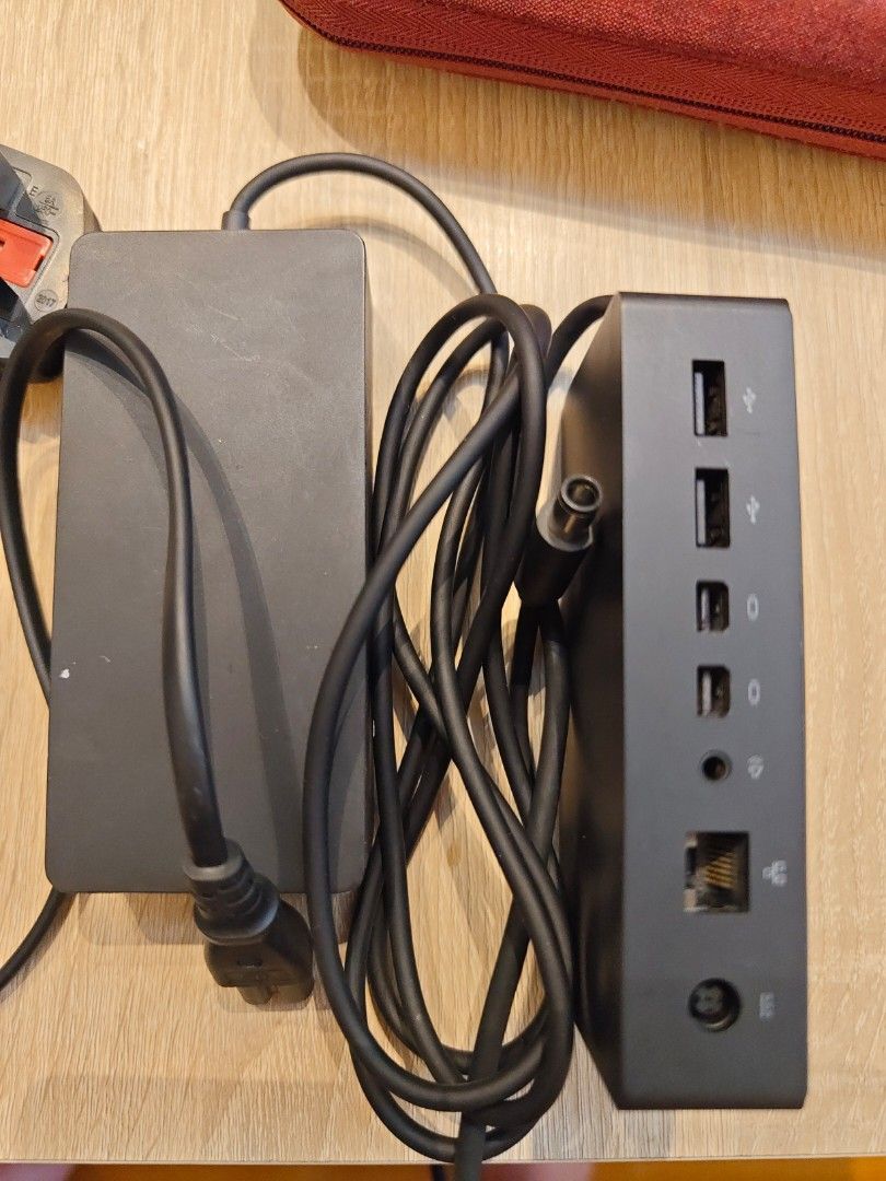Microsoft Surface Dock （分類：手提電腦）位於 Hong Kong。 由 lara_croft_raider 提交（商品編號 1323766736，圖片 1）。簡介： 。