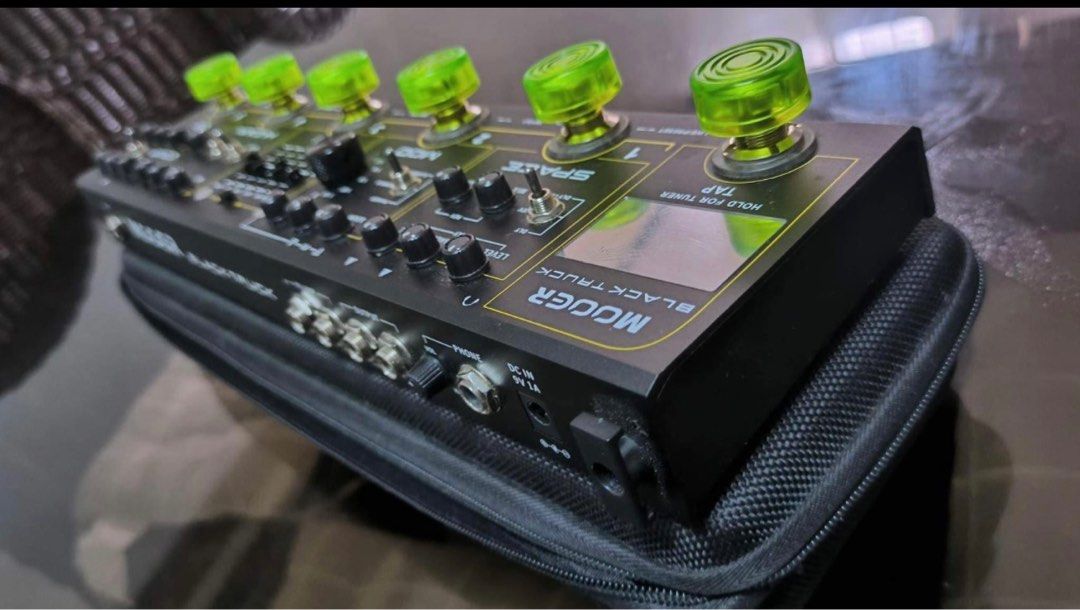 Mooer black truck (Category: Musical Instruments) located in Paranaque City. Submitted by ghanreagan15.1 (Listing ID 1323699504, Image 1). Description: For sale Mooer black truck multy effects With adaptor and case Note: ung light ng gain switch di na umiilaw Pero 100% working walang sakit sa ulo Test to sawa sa shop namen Kin music studio / guitar rehab .