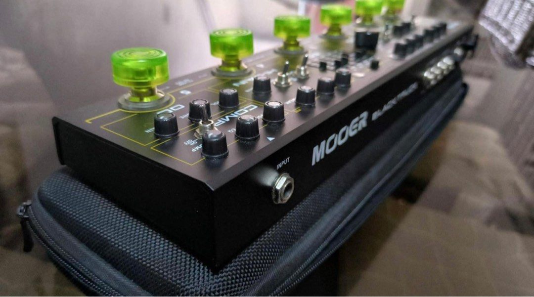 Mooer black truck (Category: Musical Instruments) located in Paranaque City. Submitted by ghanreagan15.1 (Listing ID 1323699504, Image 2). Description: For sale Mooer black truck multy effects With adaptor and case Note: ung light ng gain switch di na umiilaw Pero 100% working walang sakit sa ulo Test to sawa sa shop namen Kin music studio / guitar rehab .