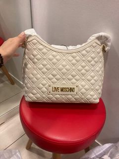 (Category: ) located in . Submitted by casualtees_imported_goods (Listing ID 1323803328, Image 1). Description: .