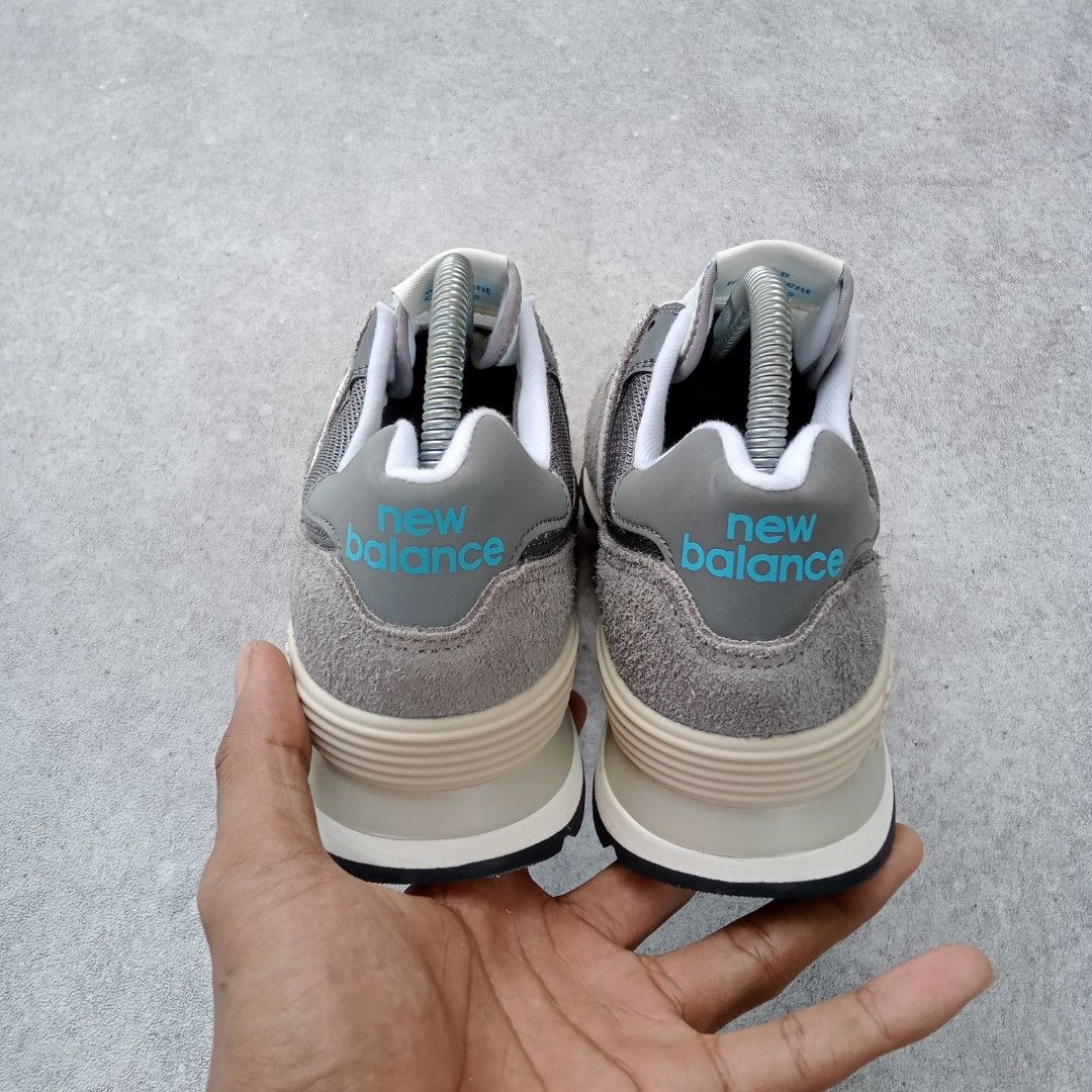 New Balance 574, Fesyen Pria, Sepatu Sneakers di Carousell