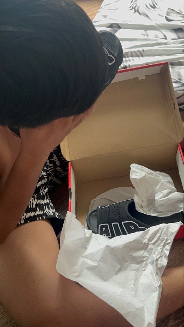 Nike Air Uptempo Slides (Category: Slippers & Slides) located in Las Pinas. Submitted by grm02 (Listing ID 1323757457, Image 3). Description: Bought from Zalora Size 8 Mens Brandnew, fitted lang but hindi nagamit sa labas.