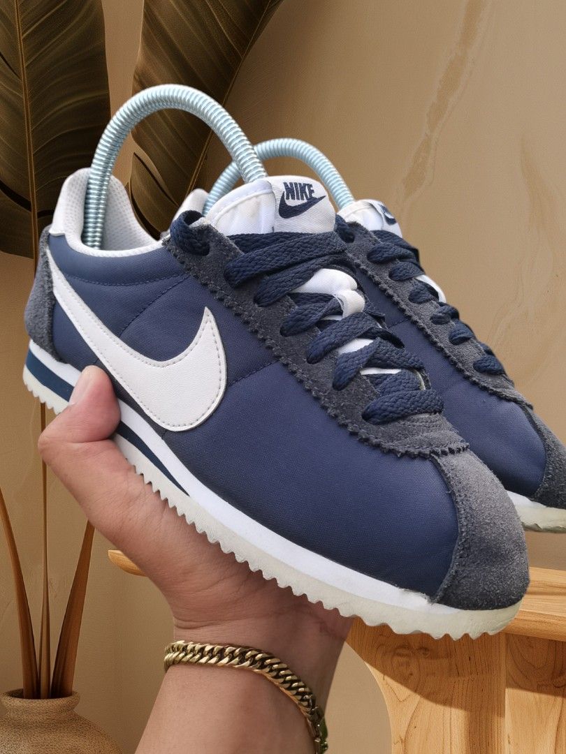 Nike cortez obsidian top