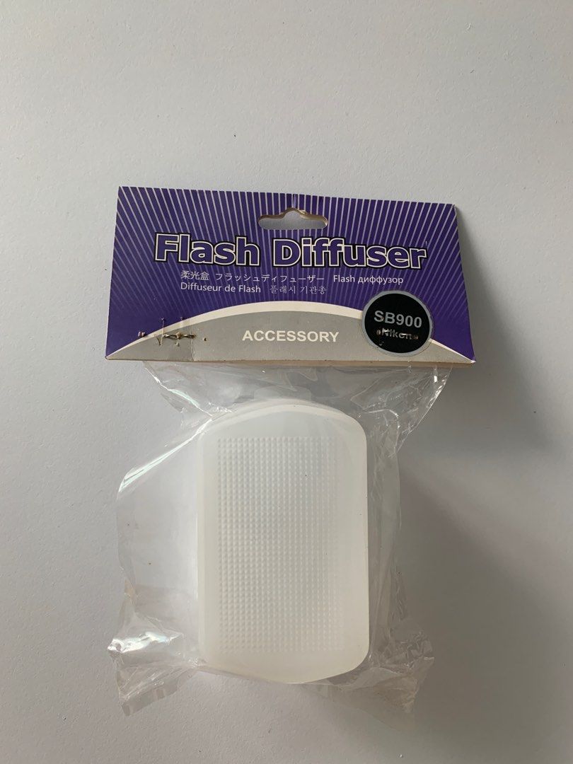 Flash diffuser (Category: Flashes) located in Georgetown. Submitted by bhaccessories (Listing ID 1323682339, Image 2). Description: Brand new flash diffuser for Canon Nikon etc @RM10 each.