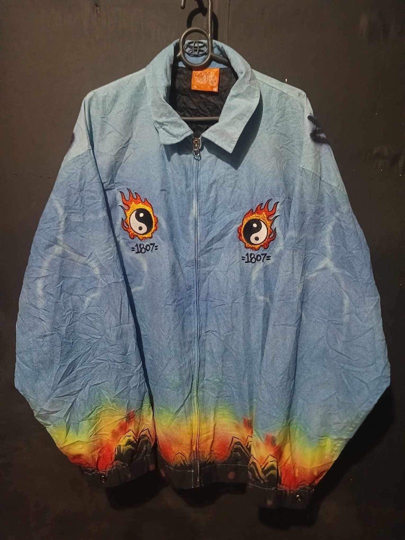 Roll the dice 1807 (Category: Coats, Jackets and Outerwear) located in Cainta. Submitted by maesbranded (Listing ID 1323655907, Image 2). Description: Dimes: 26x27.