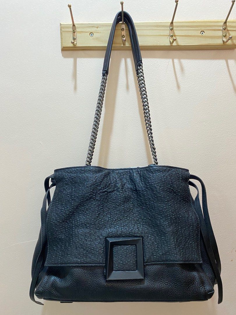 Rouge&Lounge Chain Shoulder Bag (Category: Luxury Bags & Wallets) located in Manila. Submitted by baggsy416 (Listing ID 1323673398, Image 1). Description: Original R&L shoulder bag Just a slight flaw on front plate.