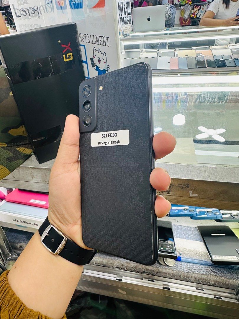 Samsung S21 FE 5G 128gb Dualsim FU (Category: Samsung) located in San Juan City. Submitted by javedsgadgetshop (Listing ID 1323763533, Image 2). Description: OPEN FOR INSTALLMENT VIA CREDIT CARD/GGIVES/SPAY/BILLEASE & SWAP/TRADE-IN! BUY AND SELL! Quick Specs : Samsung S21 FE 5G •128gb •NTC Variant •Good batt health •Factory Unlock •95% Smoothness •No hidden issue | No Repaired •100% Authentic | Not Refurbished •w/ OEM Charger & store warranty ❣️ 