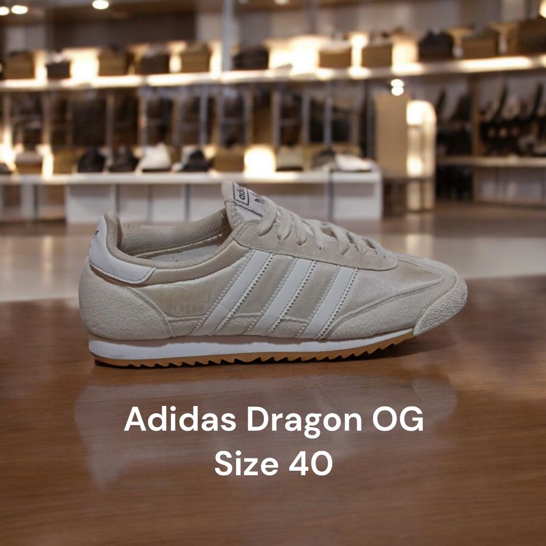 Sepatu Adidas dragon og size 40 Fesyen Pria Sepatu Sneakers di Carousell