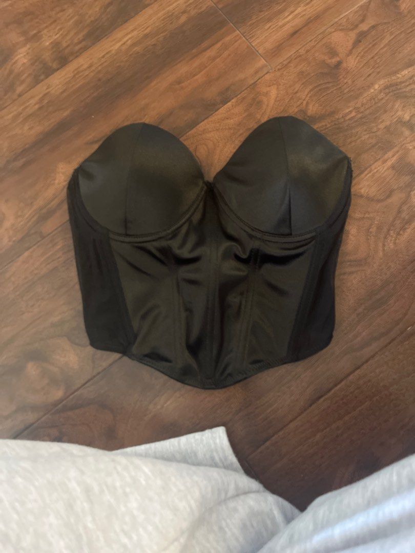 Tops (Category: Clothes) located in North York. Submitted by alexaa3 (Listing ID 1323820811, Image 1). Description: Black corset - 5 Set - 20 .