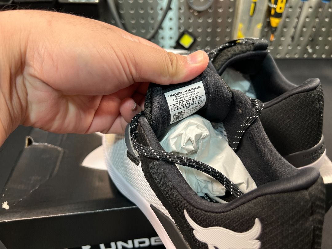 Under Armour Project Rock BSR 2 Training Shoes (Category: Sneakers) located in Caloocan City. Submitted by aquinasramonrcb (Listing ID 1323713376, Image 1). Description: - Used twice in Anytime Fitness Gym RFS: Change to Slipspeed --------- Official Footwear of UFC Lightweight, breathable airmesh upper with stretch & structure where you need it Additional midfoot lockdown & support with webbing & eyelet structure Charged Cushioning® midsole absor
