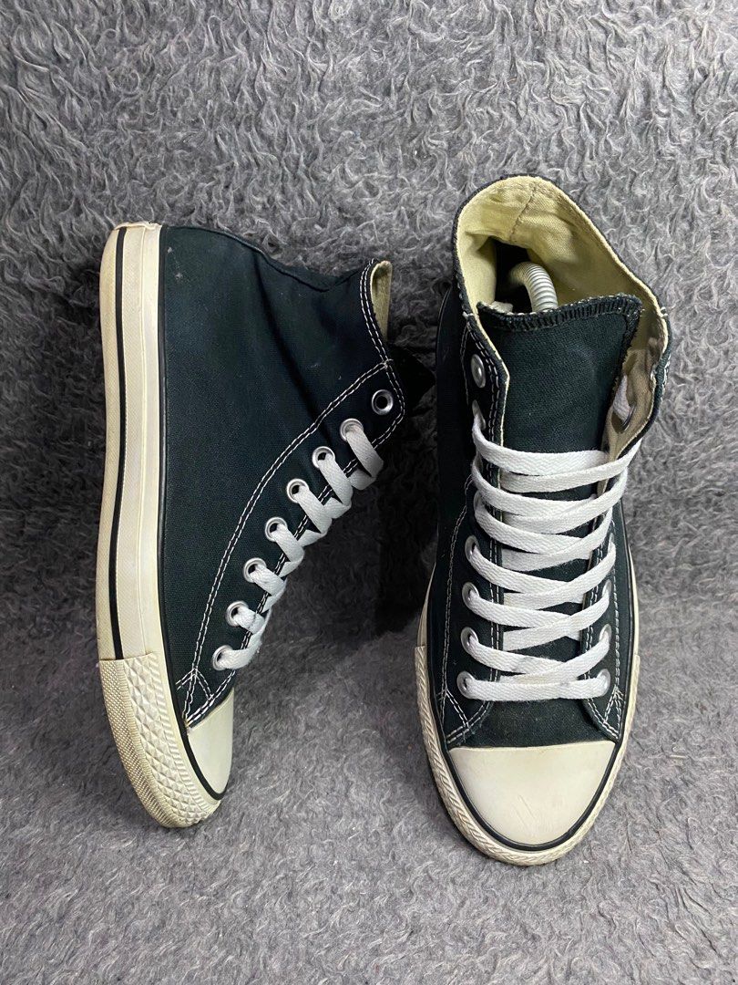 09 - CONVERSE ALL STAR CLASSIC MENS (Category: Sneakers) located in Manila. Submitted by highkicks_ (Listing ID 1323861418, Image 1). Description: Details and condition are provided in the picture. Please take a look!😉.