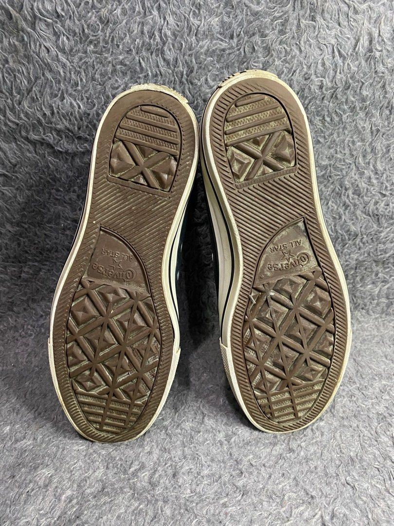 09 - CONVERSE ALL STAR CLASSIC MENS (Category: Sneakers) located in Manila. Submitted by highkicks_ (Listing ID 1323861418, Image 3). Description: Details and condition are provided in the picture. Please take a look!😉.