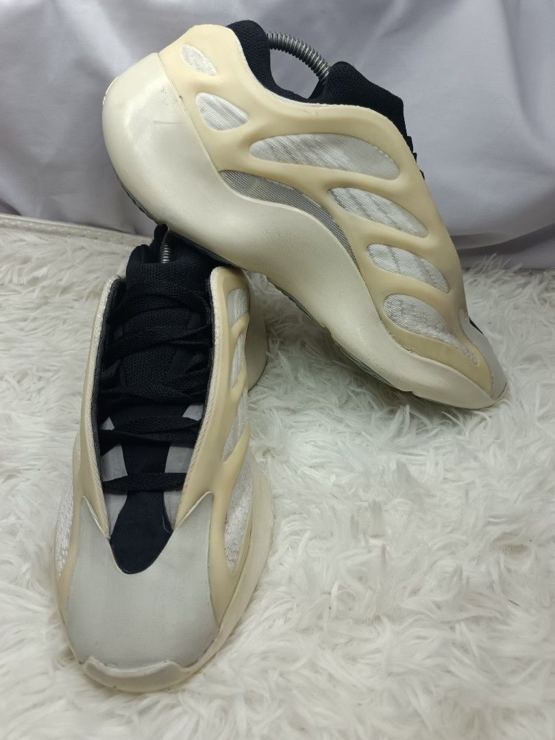 yeezy 700 v3 azrael
