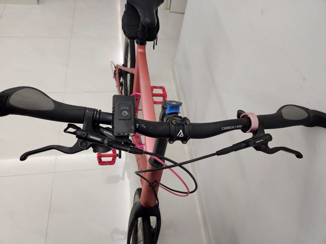 Ascent mini velo (Category: Bicycles) located in Singapore. Submitted by darunningman (Listing ID 1323989708, Image 2). Description: Ascent mini velo intrepid Shimano 105 Ascent crank Carbon wheels Selling due to lack of space for baby .