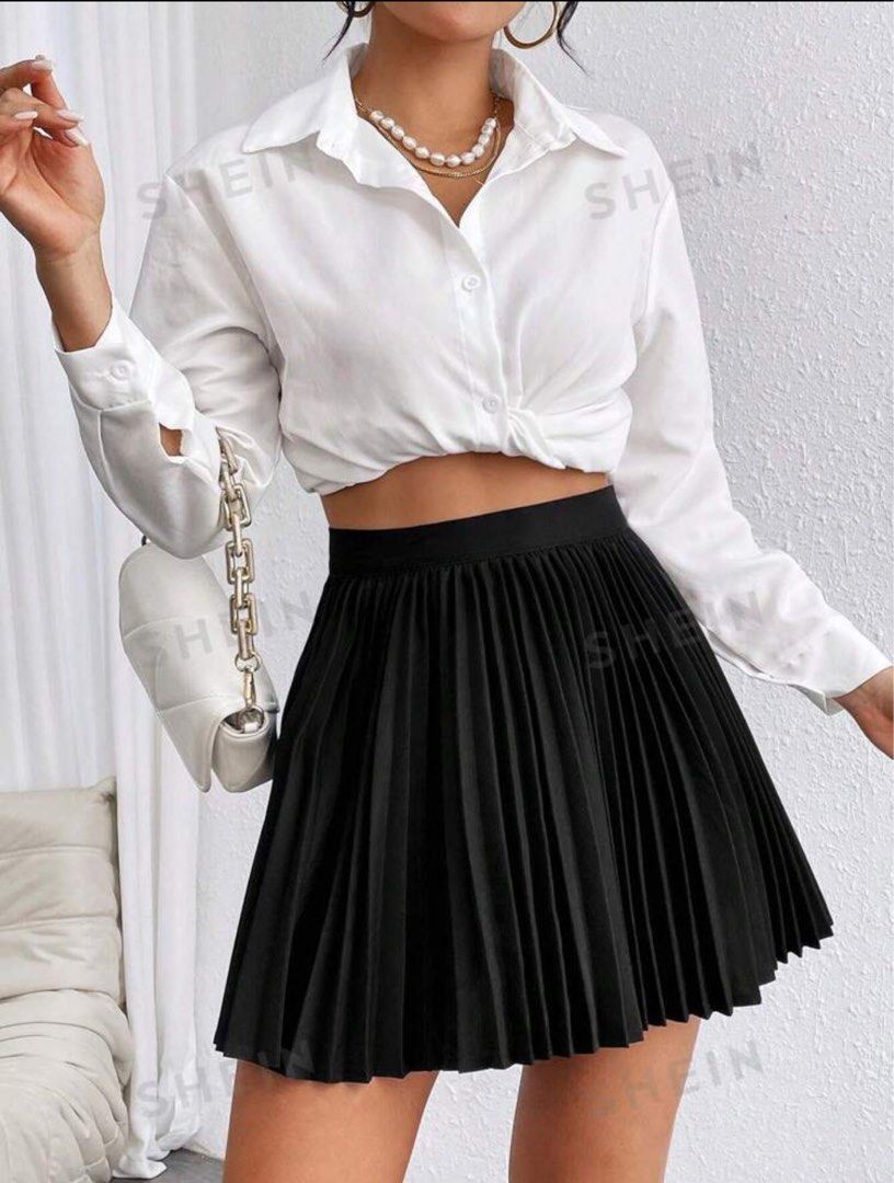 Black Pleated Skirt (Category: Skirts) located in Muntinlupa City. Submitted by amberprelovedstuff (Listing ID 1323900784, Image 3). Description: SELLING LOW FOR Php 300 Original Price— Php 417 .