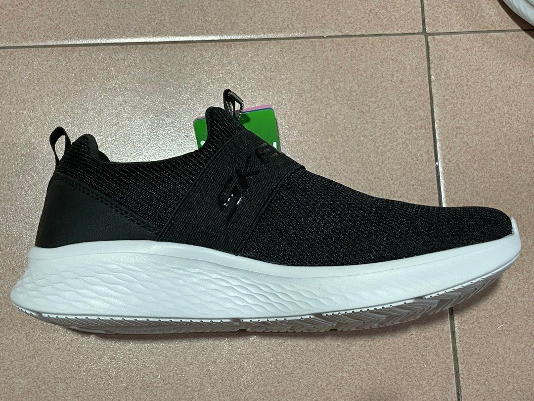 BNIB Skechers Shoes US size 8 Sports Walk Run Women sketchers sneakers Women s Fashion Footwear Sneakers on Carousell