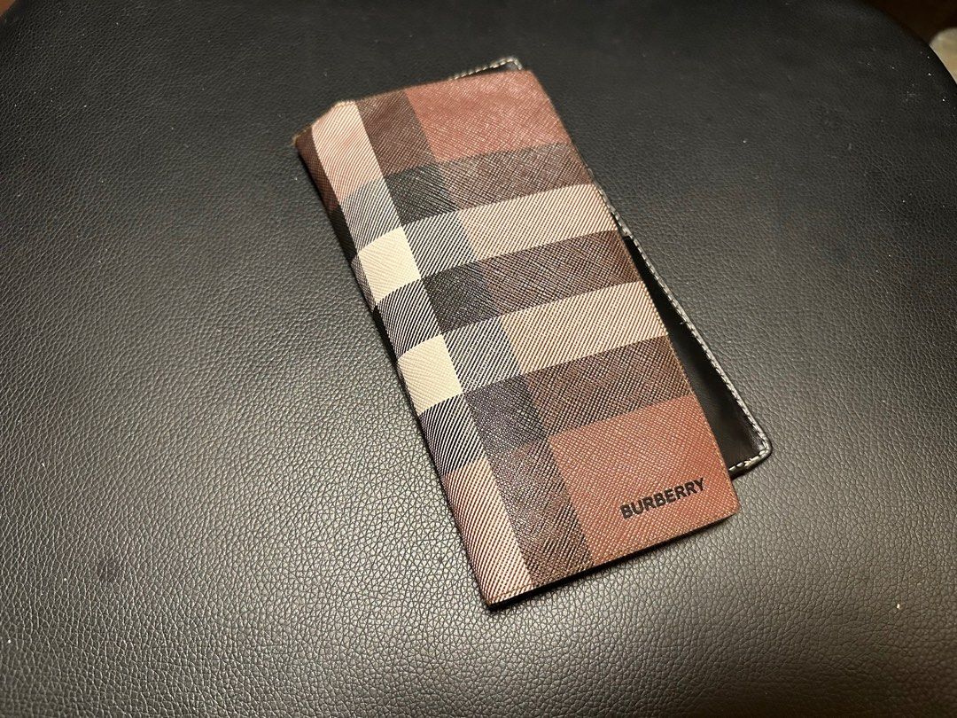 Burberry Wallet 90 Carousell