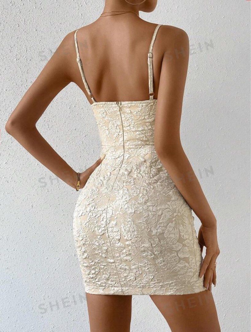 Cami Bodycon Dress (Category: Dresses) located in Muntinlupa City. Submitted by amberprelovedstuff (Listing ID 1323901689, Image 2). Description: Selling low!!! Original Price: Php 500 .