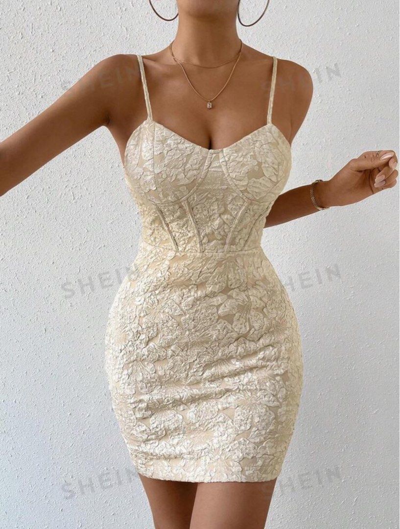 Cami Bodycon Dress (Category: Dresses) located in Muntinlupa City. Submitted by amberprelovedstuff (Listing ID 1323901689, Image 1). Description: Selling low!!! Original Price: Php 500 .
