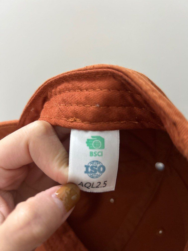 Cap （分類：帽）位於 Hong Kong。 由 sshh10 提交（商品編號 1323950229，圖片 3）。簡介： 。