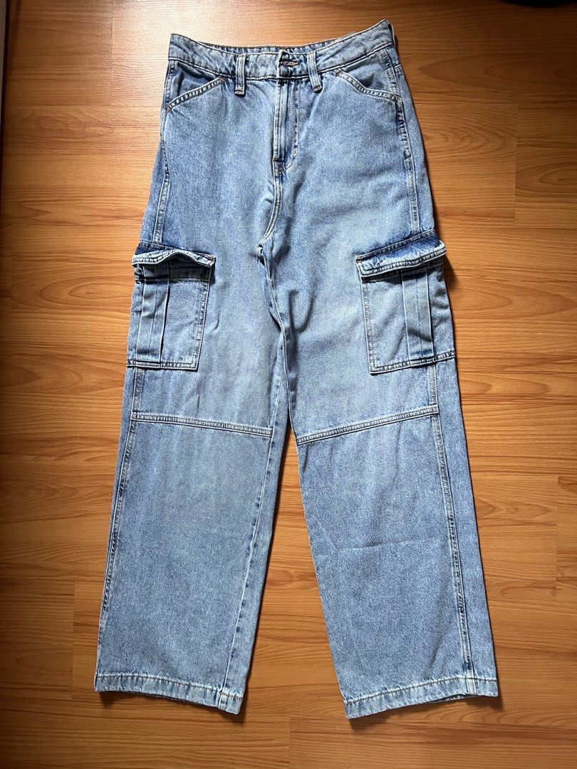H&M cargo pants (Category: Jeans) located in Muntinlupa City. Submitted by cssndrax (Listing ID 1323974285, Image 2). Description: .