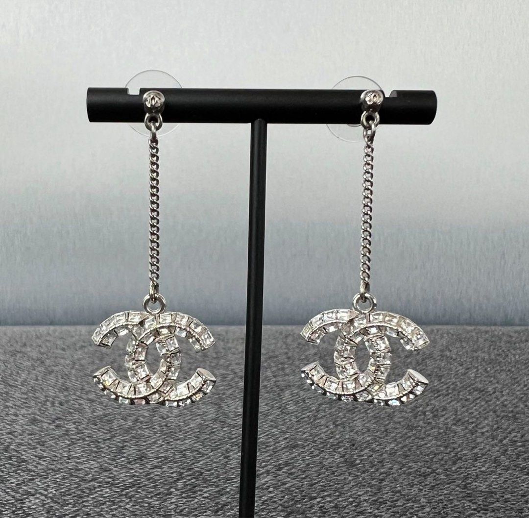 Chanel chain drop earrings hotsell