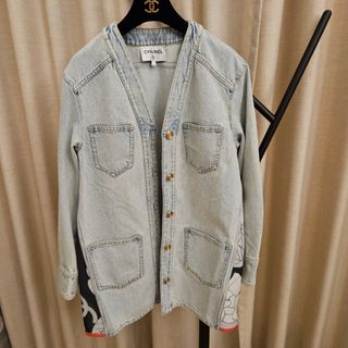 （分類：）位於 。 由 preloved_armoires 提交（商品編號 1323961235，圖片 1）。簡介： 。