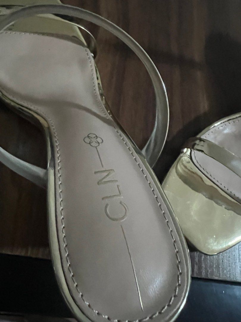 CLN Gold Pumps (Category: Heels) located in Cebu City. Submitted by quinching (Listing ID 1323902320, Image 3). Description: Used once to a wedding reception. Size 6 with box .