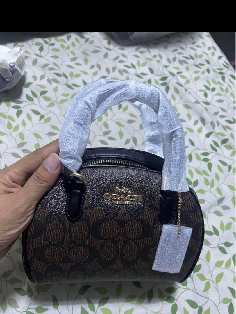 Coach Sydney (Category: Luxury Bags & Wallets) located in Makati City. Submitted by myleen0411 (Listing ID 1323999624, Image 1). Description: Brandnew Paper bag dust bag Ready to ship .