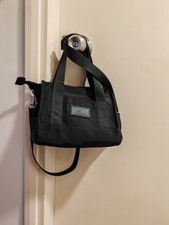 （分類：）位於 。 由 liztg 提交（商品編號 1323862564，圖片 1）。簡介： 。