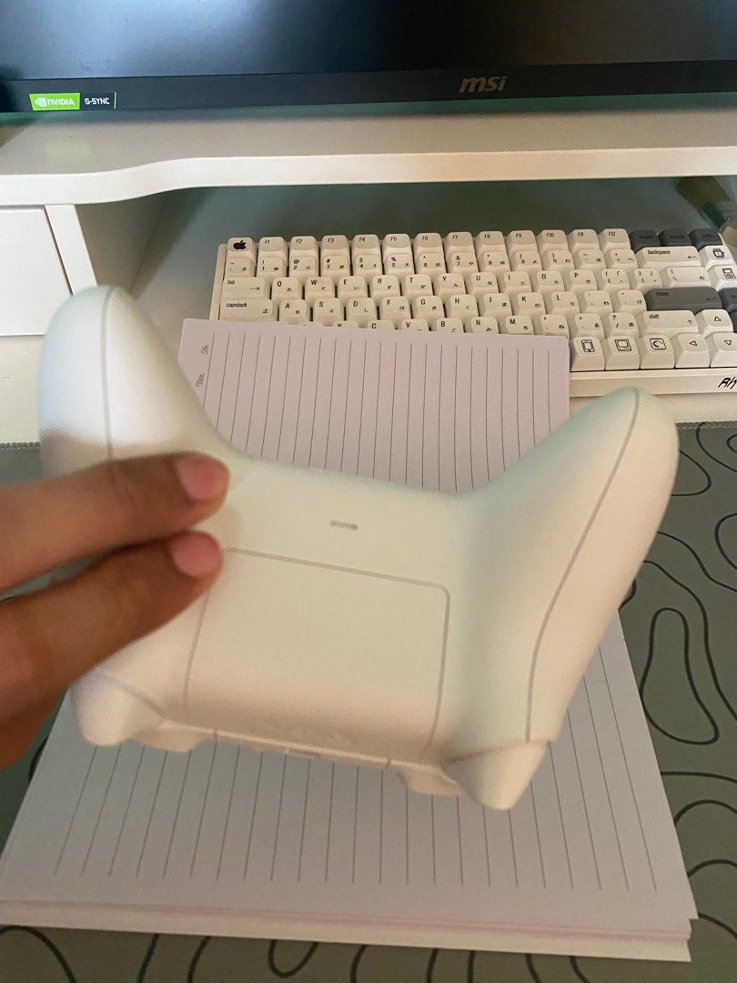Controller XBOX/Wireless/White (Category: Other Accessories) located in Kuala Lumpur. Submitted by yusoff_rizqi (Listing ID 1323917588, Image 2). Description: Lebih selesa pakai keyboard daripada controller ni..so nak letgo. Pakai beberapa kali je..tak selesa utk saya Free 2 cover joystick. Warna merah Meet area KL dan bangi serta sekitarnya.