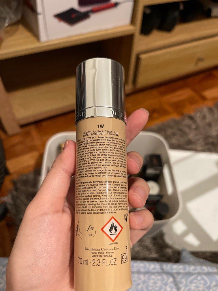 Dior air flash foundation 1W (Category: Makeup) located in Marikina City. Submitted by thriftcircle (Listing ID 1323989528, Image 2). Description: Shade : 1w.