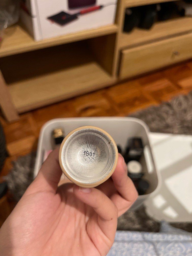 Dior air flash foundation 1W (Category: Makeup) located in Marikina City. Submitted by thriftcircle (Listing ID 1323989528, Image 3). Description: Shade : 1w.