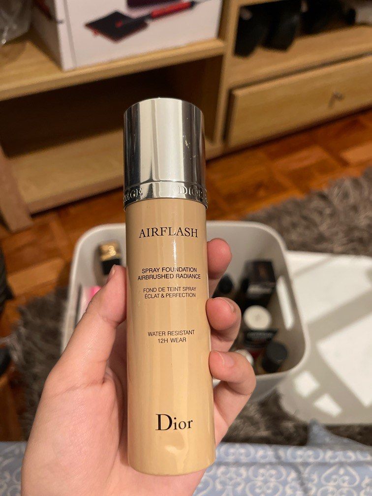 Dior air flash foundation 1W (Category: Makeup) located in Marikina City. Submitted by thriftcircle (Listing ID 1323989528, Image 1). Description: Shade : 1w.
